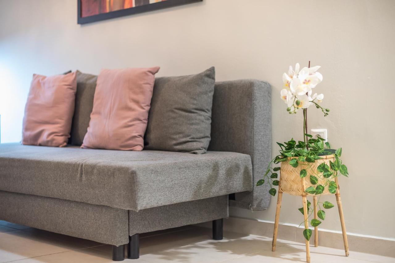 Erythros Boutique Suite By Cloudkeys Atenas Exterior foto